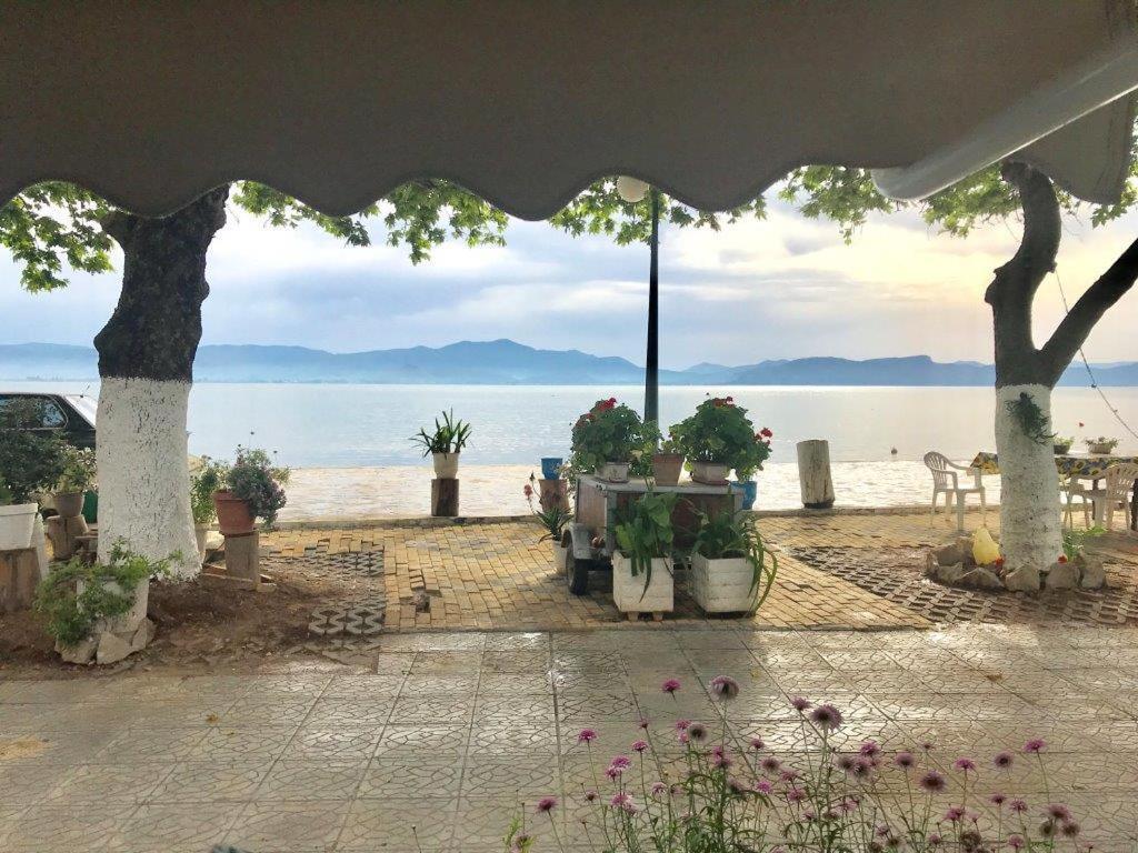 Casa Lela 3...Hydra Appartement Míloi Buitenkant foto